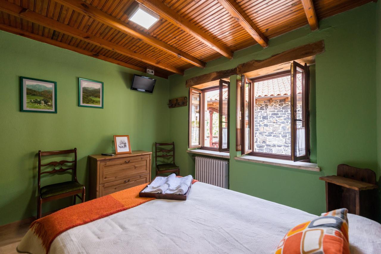 Hostal Pena Santa Soto  Buitenkant foto