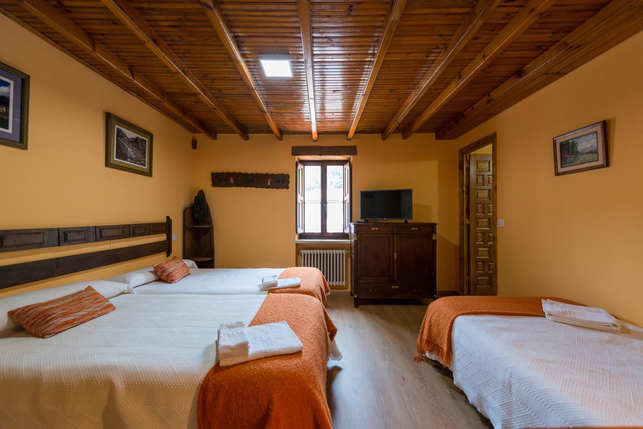 Hostal Pena Santa Soto  Buitenkant foto