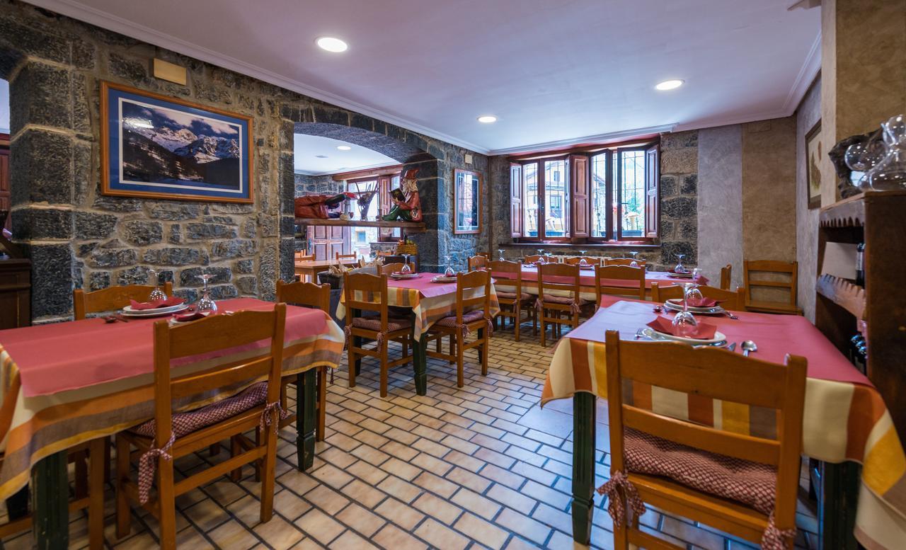 Hostal Pena Santa Soto  Buitenkant foto